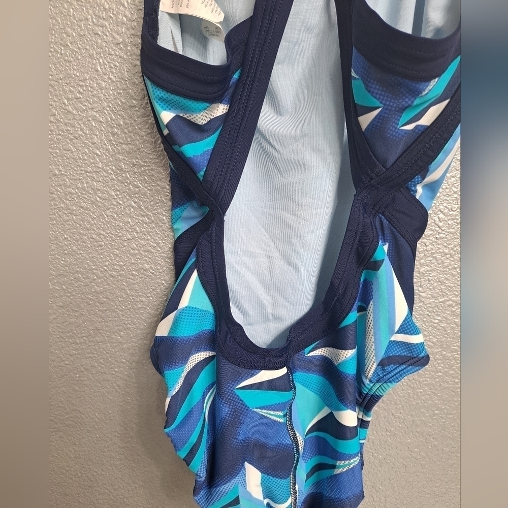 Nike Racerback Swimsuit In Geometric Pattern  Size 4 - Picture 8 of 12